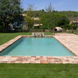 Piscina privada rústica Sant Feliu de Boada