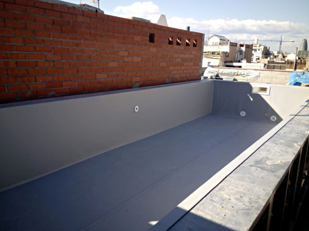Piscina sobre forjado de un edificio en Barcelona 3